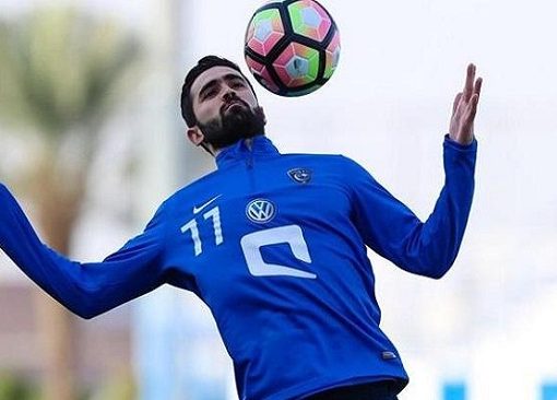 أخبار الهلال .. رئيس الظفرة الإماراتي يكشف حقيقة أحقية الهلال في شراء عقد عمر خربين