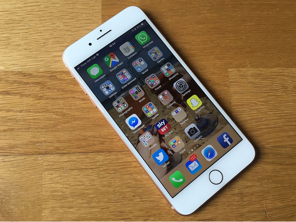 هاتف iPhone 8 مراجعة كاملة مع الوقوف على السعر في الأسواق